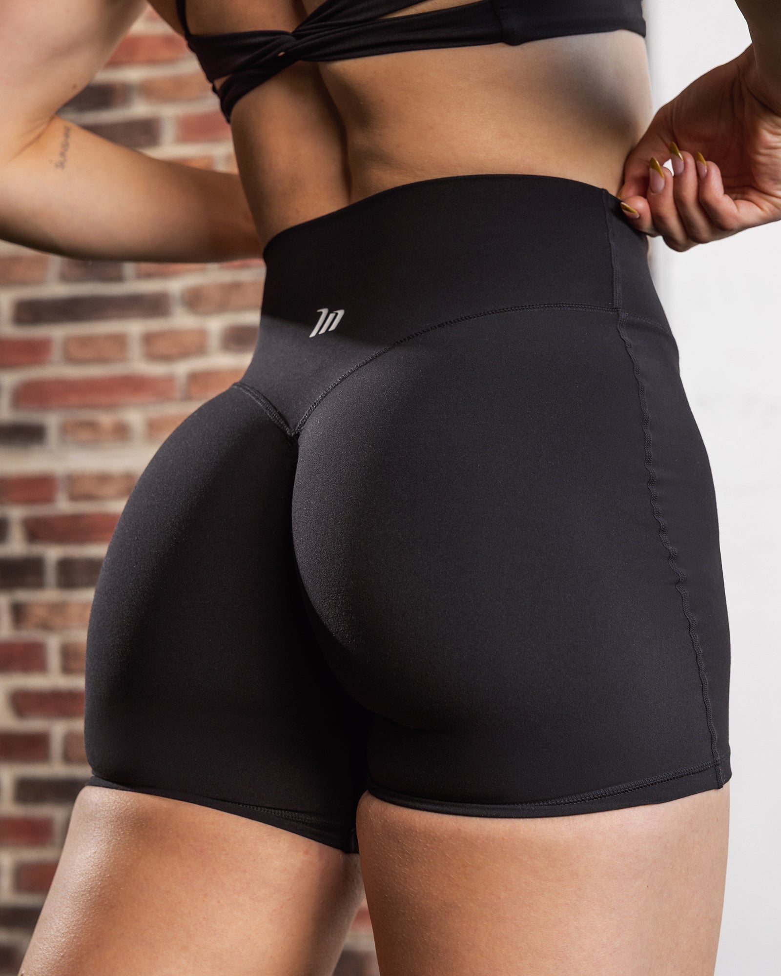 Aura Peachy Invisible Scrunch Midway Shorts - Black-Shorts-XXS-082505BLK-XXS-MNAPPRL43723-3-Muscle Nation